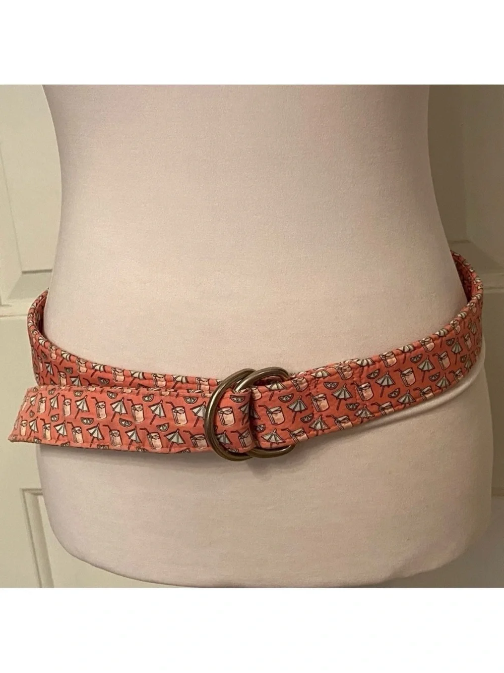 VINEYARD VINES BELT PINK WHITE COCKTAILS COTTON SILVER TONE D RINGS SIZE M